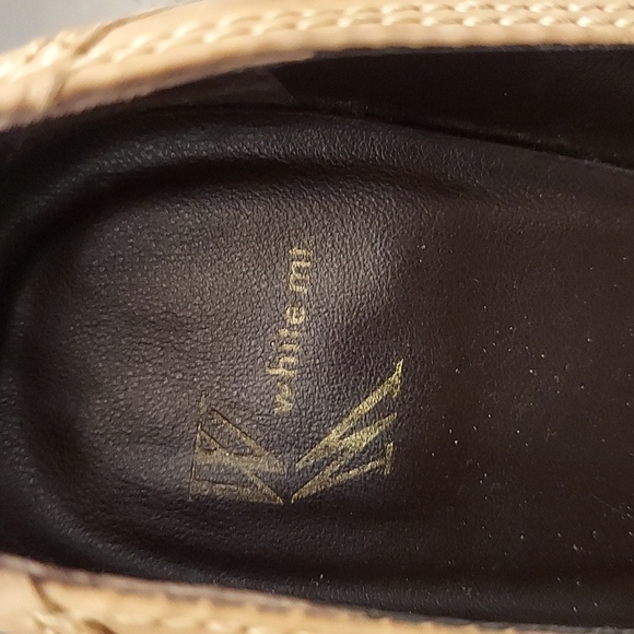 WHITE MOUNTAIN 8 Tan Heeled Slip On Leather Loafers - Picture 3 of 16